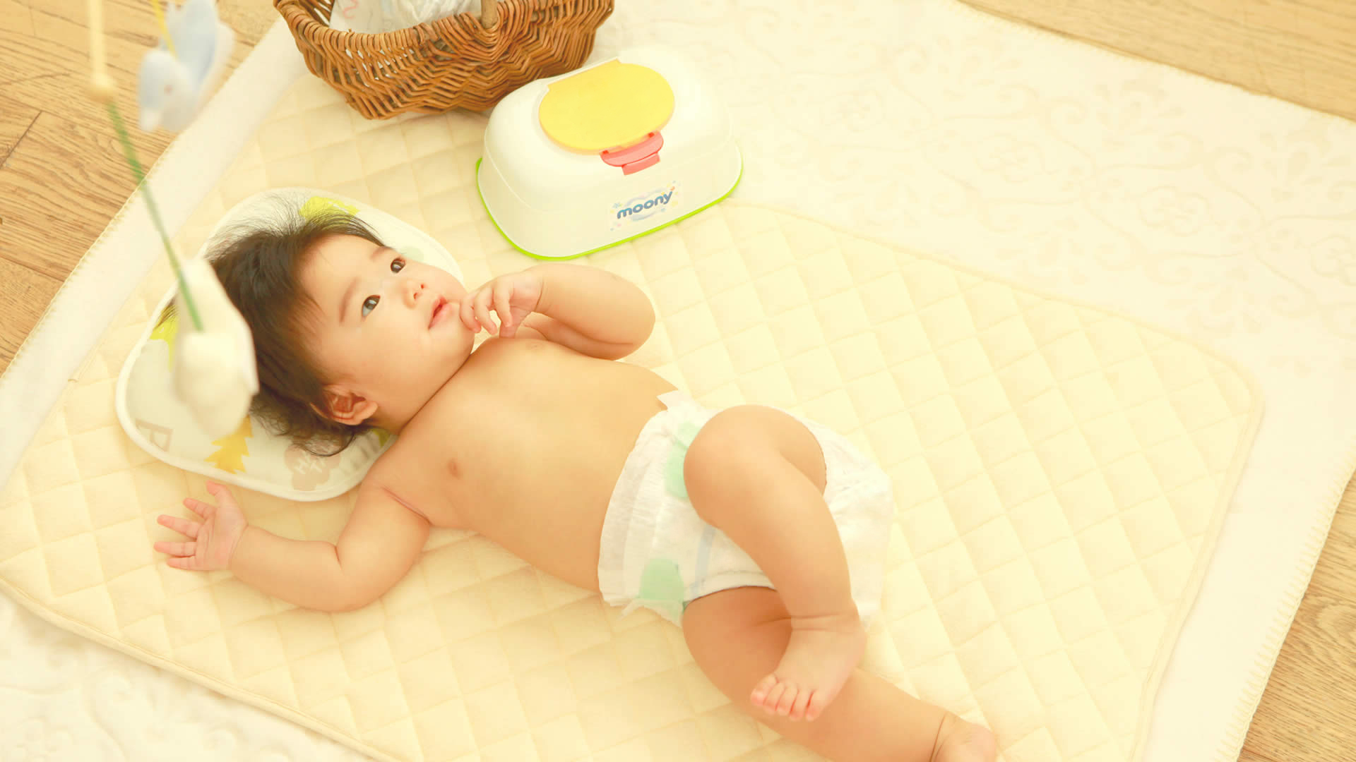 Bỉm là vật đầu tiên mà trẻ mặc - sp