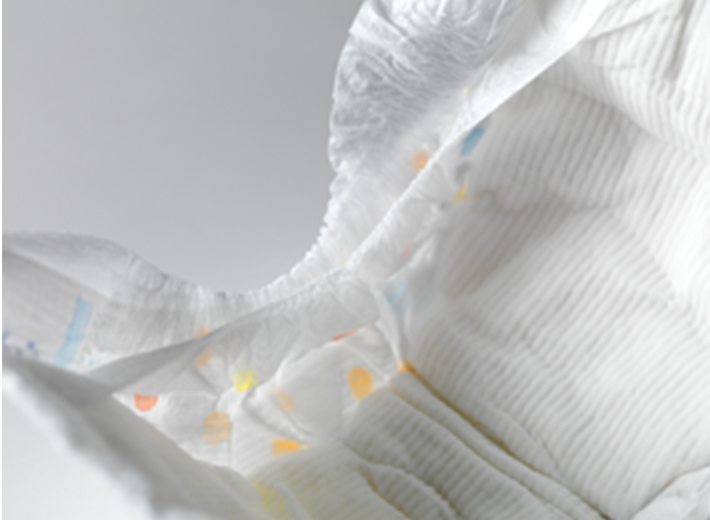 Dễ d&agrave;ng mặc t&atilde; Moony cho b&eacute;