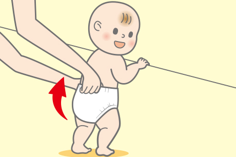 C&aacute;ch thay t&atilde; quần Moony - Giữ trẻ ở tư thế đứng